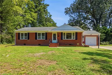 20 Corbin Dr, Newport News, VA 23606