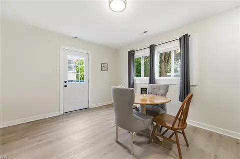 Dining - 406 Colonial Ave, Hampton, VA 23661 photo 1 of 1