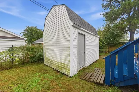 Exterior - 406 Colonial Ave, Hampton, VA 23661 photo 8 of 11