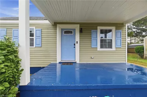 Exterior - 406 Colonial Ave, Hampton, VA 23661 photo 5 of 11