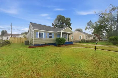 Exterior - 406 Colonial Ave, Hampton, VA 23661 photo 2 of 11