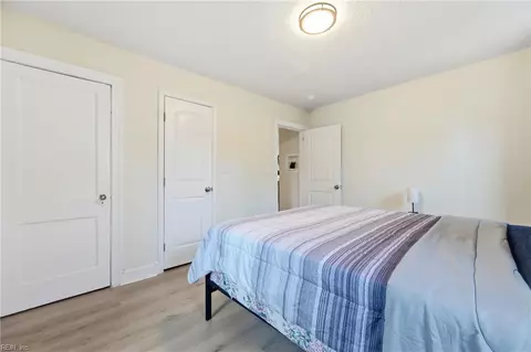 Bedroom - 406 Colonial Ave, Hampton, VA 23661 photo 2 of 7