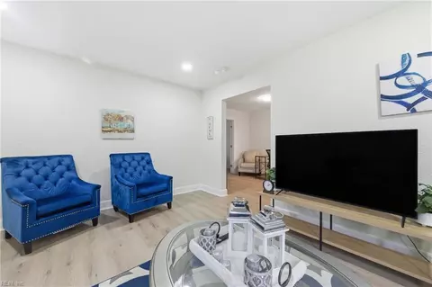 Living - 406 Colonial Ave, Hampton, VA 23661 photo 1 of 1