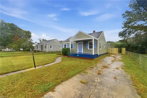 Exterior - 406 Colonial Ave, Hampton, VA 23661 photo 4 of 11
