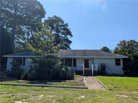 5017 Lake Cir, Portsmouth, VA 23703