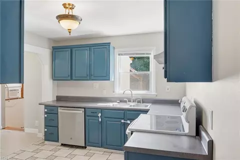 Kitchen - 4009 Maple Dr, Chesapeake, VA 23321 photo 2 of 2