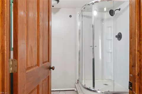 Bath - 4009 Maple Dr, Chesapeake, VA 23321 photo 2 of 3