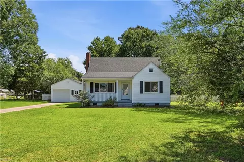 Exterior - 4009 Maple Dr, Chesapeake, VA 23321 photo 2 of 5