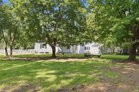 Exterior - 4009 Maple Dr, Chesapeake, VA 23321 photo 5 of 5