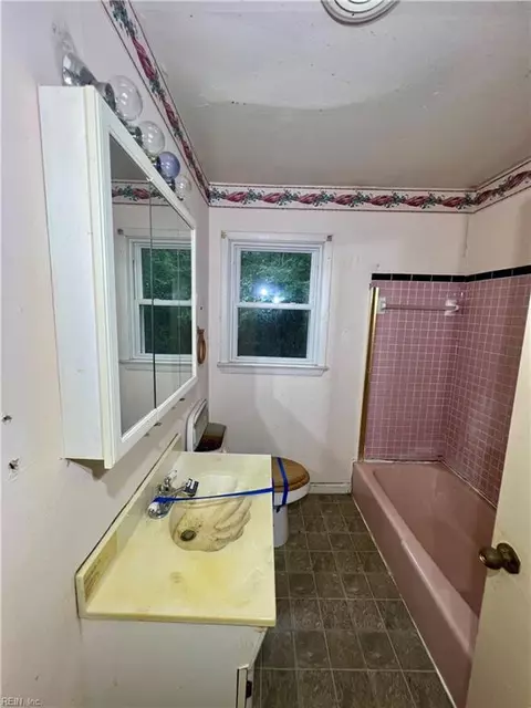 Bath - 18688 Orbit Rd, Windsor, VA 23487 photo 1 of 1