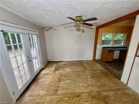 Living - 18688 Orbit Rd, Windsor, VA 23487 photo 4 of 6