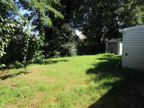 Exterior - 2011 Seward Dr, Hampton, VA 23663 photo 4 of 5