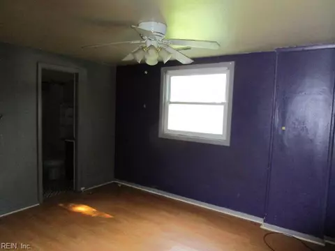 Bedroom - 2011 Seward Dr, Hampton, VA 23663 photo 1 of 4