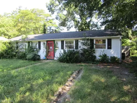 Exterior - 2011 Seward Dr, Hampton, VA 23663 photo 1 of 5