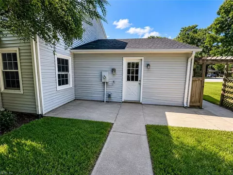 Exterior - 72 Apollo Dr, Hampton, VA 23669 photo 2 of 10