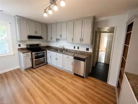 Kitchen - 72 Apollo Dr, Hampton, VA 23669 photo 1 of 3