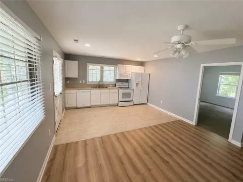 Living - 72 Apollo Dr, Hampton, VA 23669 photo 6 of 6