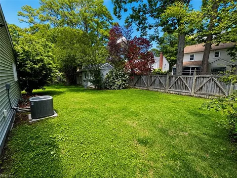 Exterior - 72 Apollo Dr, Hampton, VA 23669 photo 6 of 10