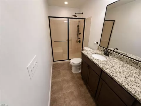 Bath - 72 Apollo Dr, Hampton, VA 23669 photo 1 of 6