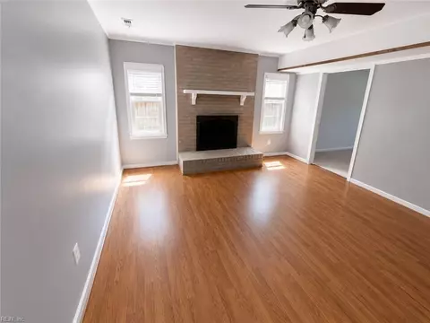 Living - 72 Apollo Dr, Hampton, VA 23669 photo 4 of 6