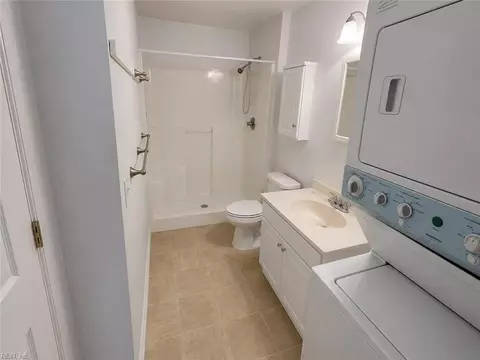 Bath - 72 Apollo Dr, Hampton, VA 23669 photo 6 of 6