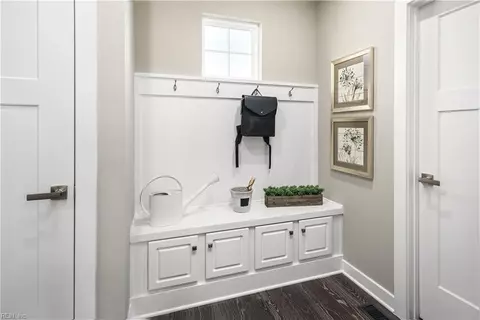 Entry Way - 208 Tinker St, Chesapeake, VA 23322 photo 1 of 2