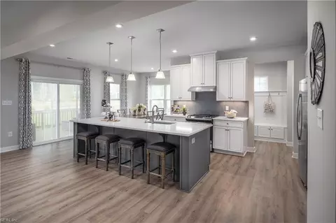 Kitchen - 208 Tinker St, Chesapeake, VA 23322 photo 10 of 10