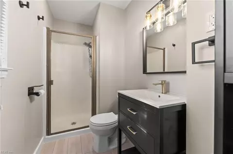 Bath - 105 Kove Dr, Hampton, VA 23669 photo 1 of 3