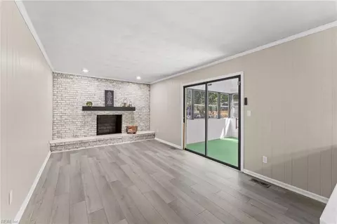 Living - 105 Kove Dr, Hampton, VA 23669 photo 4 of 6