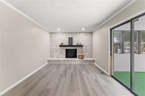 Living - 105 Kove Dr, Hampton, VA 23669 photo 5 of 6
