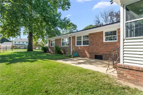 Exterior - 105 Kove Dr, Hampton, VA 23669 photo 6 of 9