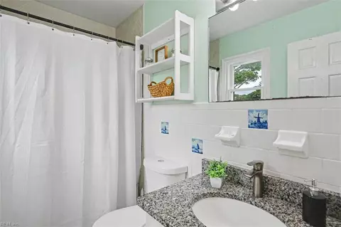 Bath - 157 Dupre Ave, Norfolk, VA 23503 photo 3 of 3