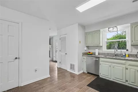 Entry Way - 157 Dupre Ave, Norfolk, VA 23503 photo 2 of 2