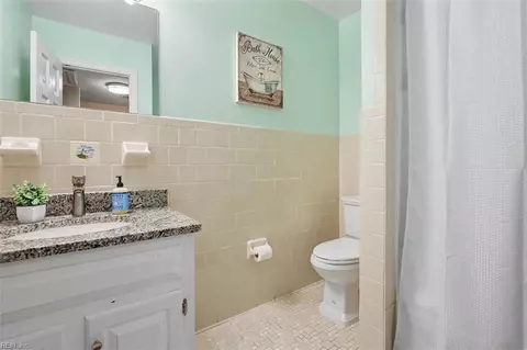 Bath - 157 Dupre Ave, Norfolk, VA 23503 photo 2 of 3