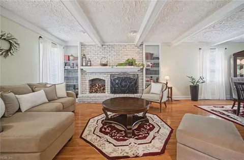 Living - 2047 Ames Cir N Cir, Chesapeake, VA 23321 photo 1 of 2
