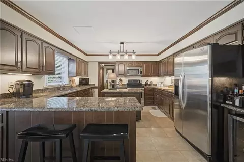 Kitchen - 2047 Ames Cir N Cir, Chesapeake, VA 23321 photo 2 of 3