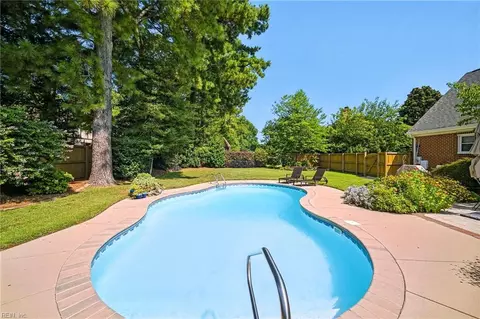 Exterior - 2047 Ames Cir N Cir, Chesapeake, VA 23321 photo 5 of 12
