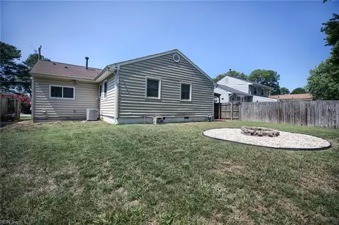 Exterior - 316 Londonshire Ter, Hampton, VA 23666 photo 2 of 2