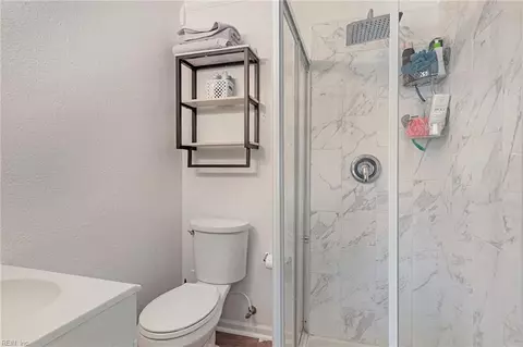 Bath - 316 Londonshire Ter, Hampton, VA 23666 photo 2 of 2