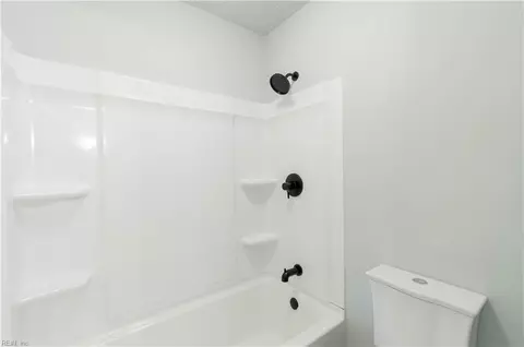 Bath - 219 Loch Cir #CIR, Hampton, VA 23669 photo 4 of 4