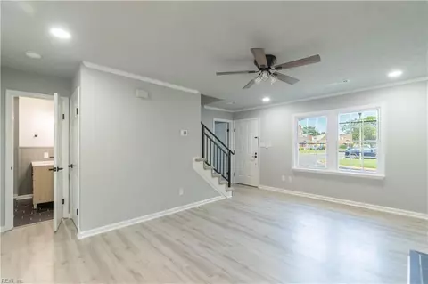 Living - 219 Loch Cir #CIR, Hampton, VA 23669 photo 2 of 4