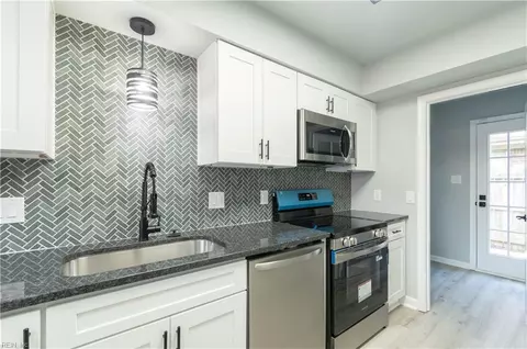 Kitchen - 219 Loch Cir #CIR, Hampton, VA 23669 photo 3 of 3