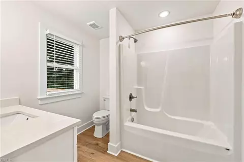 Bath - 112 Buckroe Ave, Hampton, VA 23664 photo 1 of 2