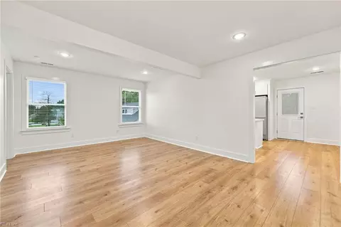 Living - 112 Buckroe Ave, Hampton, VA 23664 photo 3 of 3