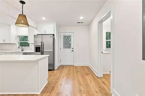 Entry Way - 112 Buckroe Ave, Hampton, VA 23664 photo 2 of 2