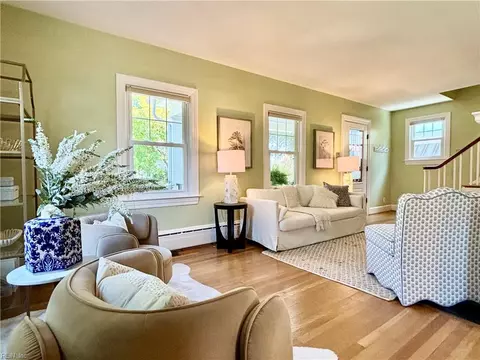 Living - 119 Linden Avenue Ave, Hampton, VA 23669 photo 1 of 4