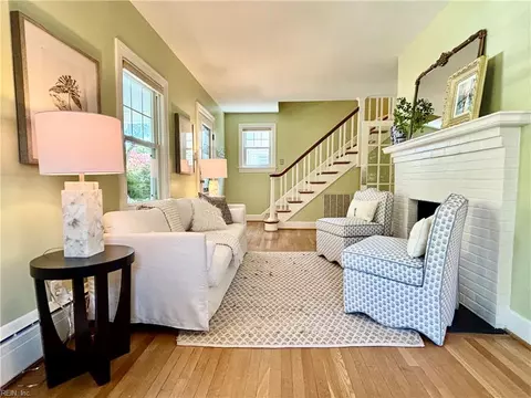 Living - 119 Linden Avenue Ave, Hampton, VA 23669 photo 2 of 4