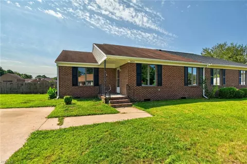 5602 Parish Ln, Portsmouth, VA 23703