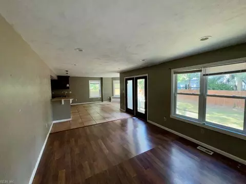 Living - 1324 Milton St, Norfolk, VA 23505 photo 7 of 9
