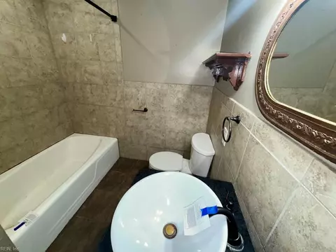 Bath - 1324 Milton St, Norfolk, VA 23505 photo 1 of 3